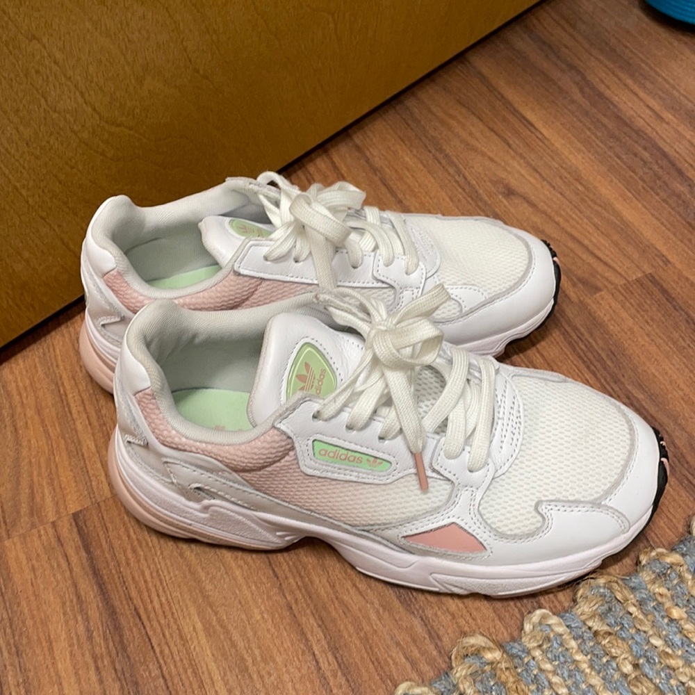 Adidas Originals Falcon W B28128